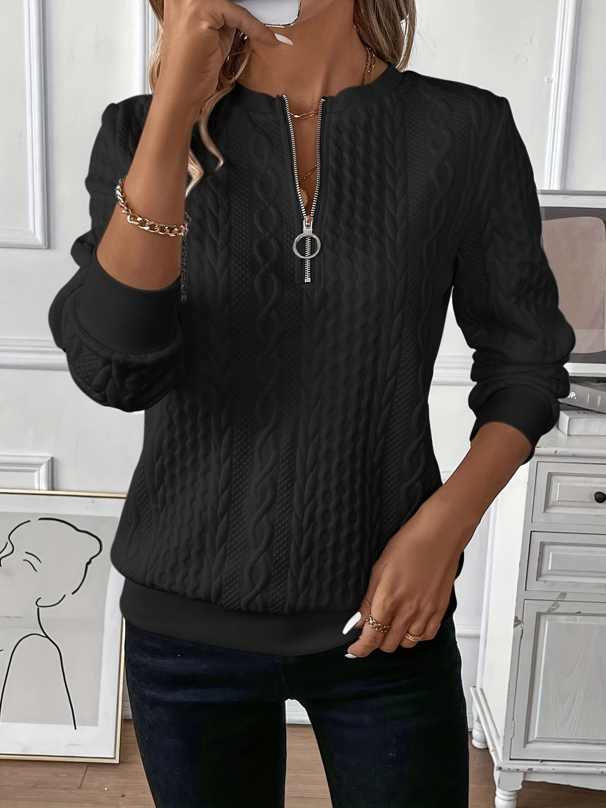 Zoé Modern Zip-Up Cable Knit Sweater in Black